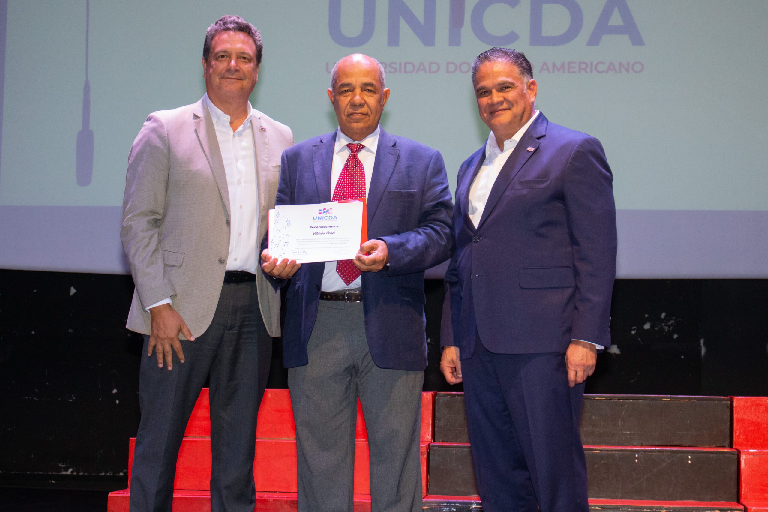 La Universidad Domínico Americano realizó el lanzamiento de su himno.