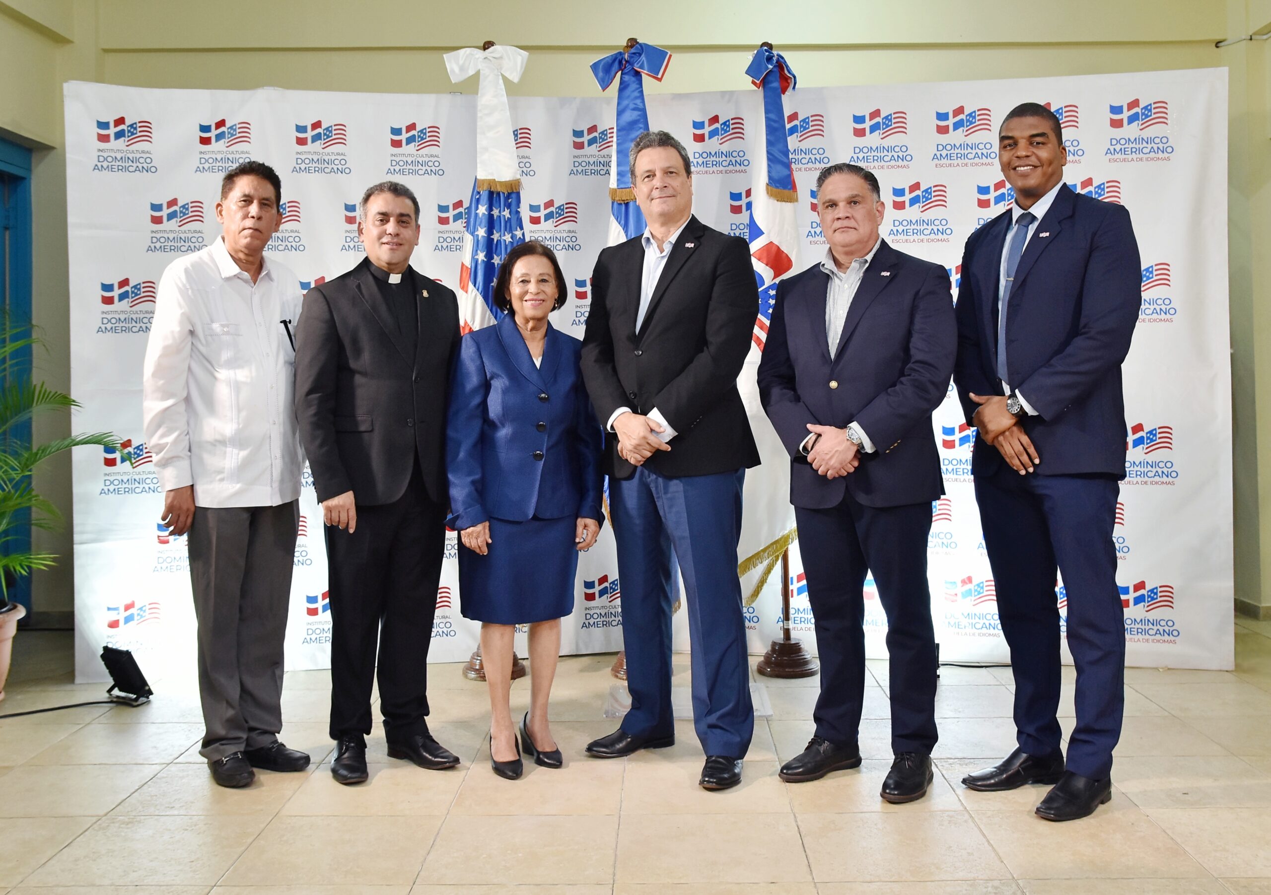 El Instituto Cultural Domínico Americano celebra su XX aniversario en San Francisco de Macorís.